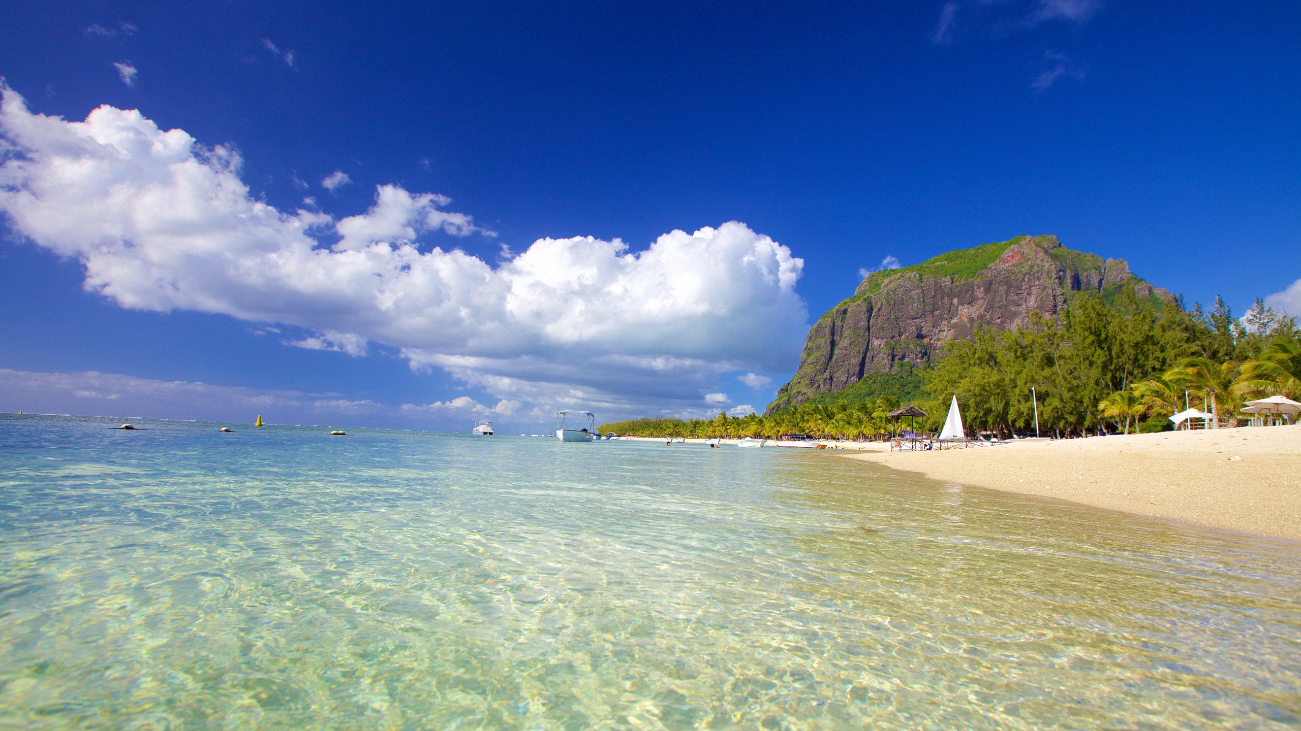 Le Morne Beach